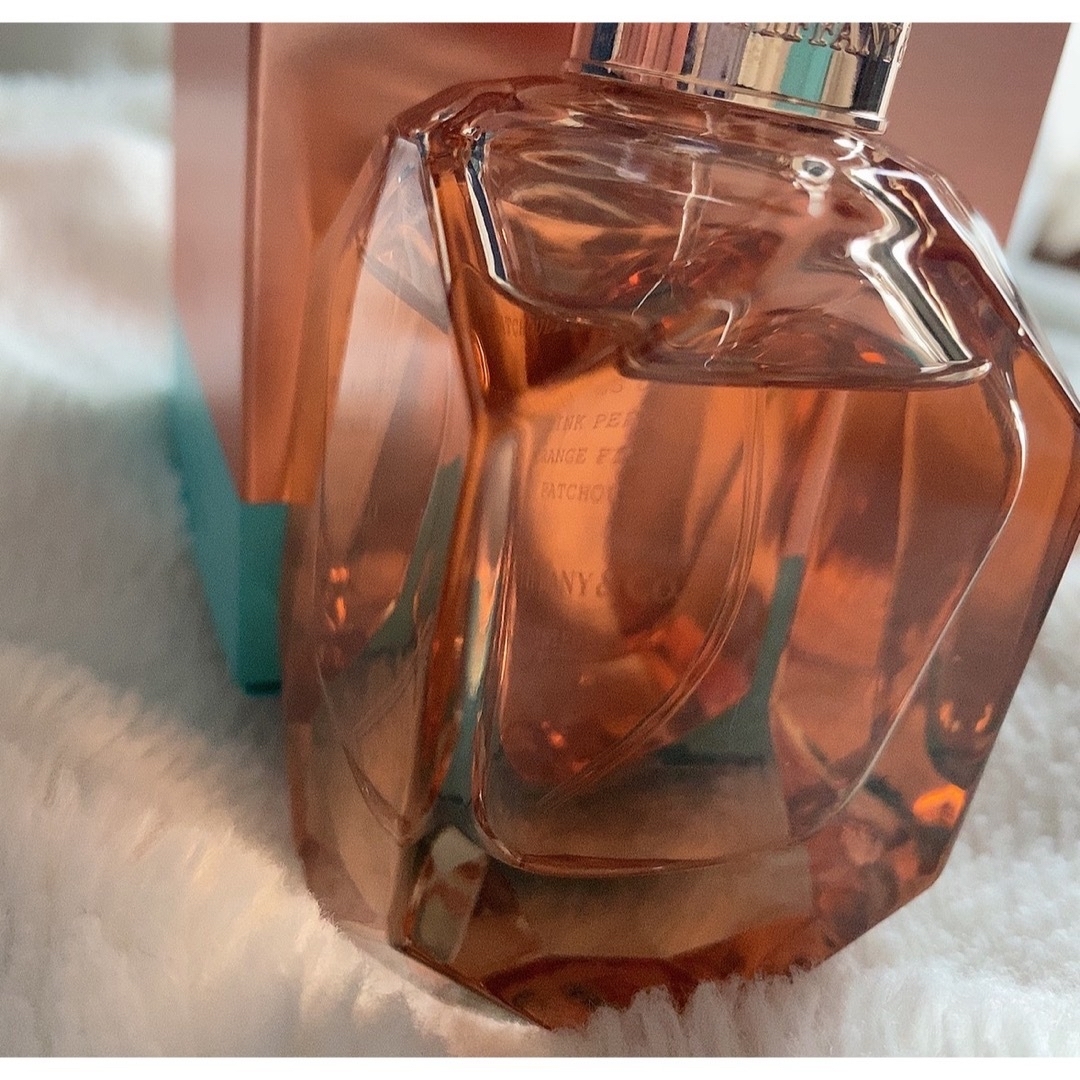 Tiffany & Co.(ティファニー)のローズゴールド インテンス50ml コスメ/美容の香水(香水(女性用))の商品写真