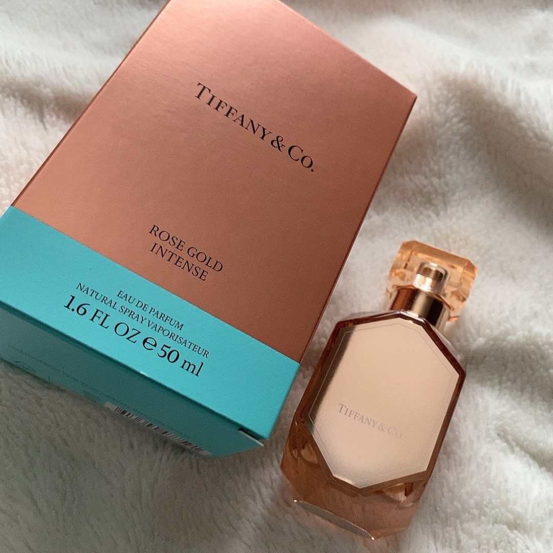 Tiffany & Co.(ティファニー)のローズゴールド インテンス50ml コスメ/美容の香水(香水(女性用))の商品写真