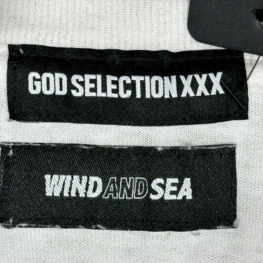 GOD SELECTION XXX(ゴッドセレクショントリプルエックス)の『ゴッドセレクション × ウィンダンシー』プリントロゴ入り Tシャツ メンズのトップス(Tシャツ/カットソー(半袖/袖なし))の商品写真