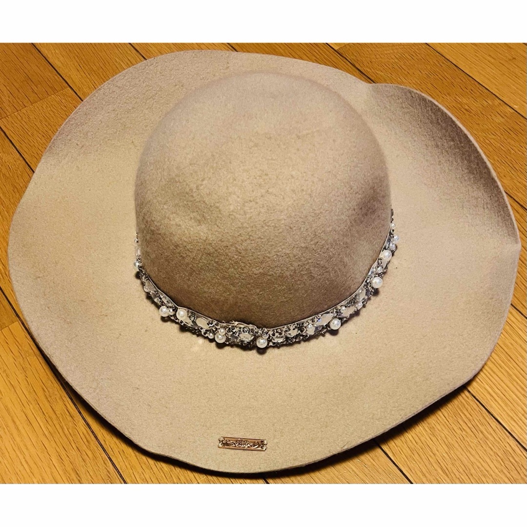 Rady(レディー)のRady レディー パールビジューウールハット 女優帽 ウール100% ベージュ レディースの帽子(ハット)の商品写真
