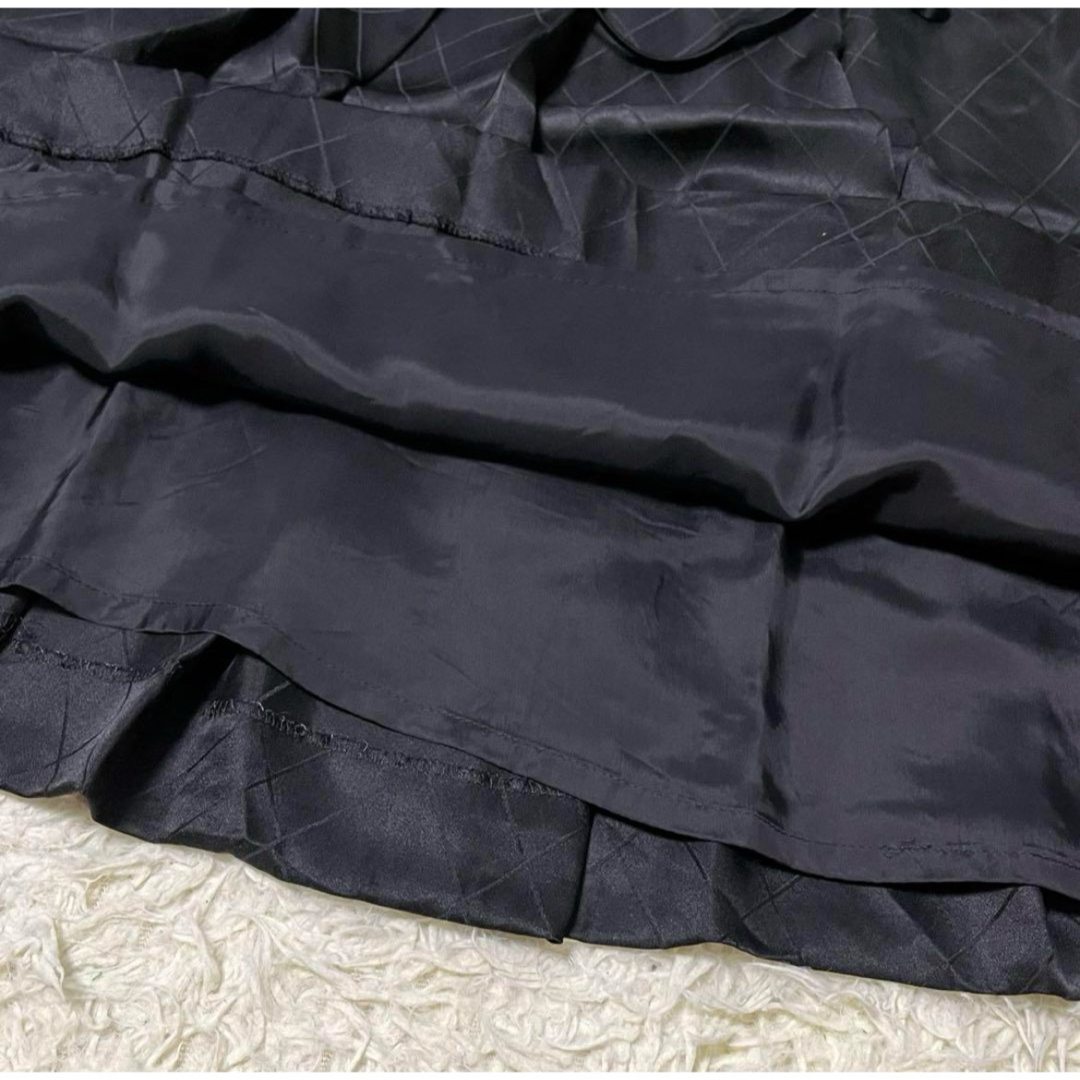 BURBERRY(バーバリー)のバーバリーロンドン シルク フレアスカート キルティング リボン 光沢  黒 M レディースのスカート(ひざ丈スカート)の商品写真