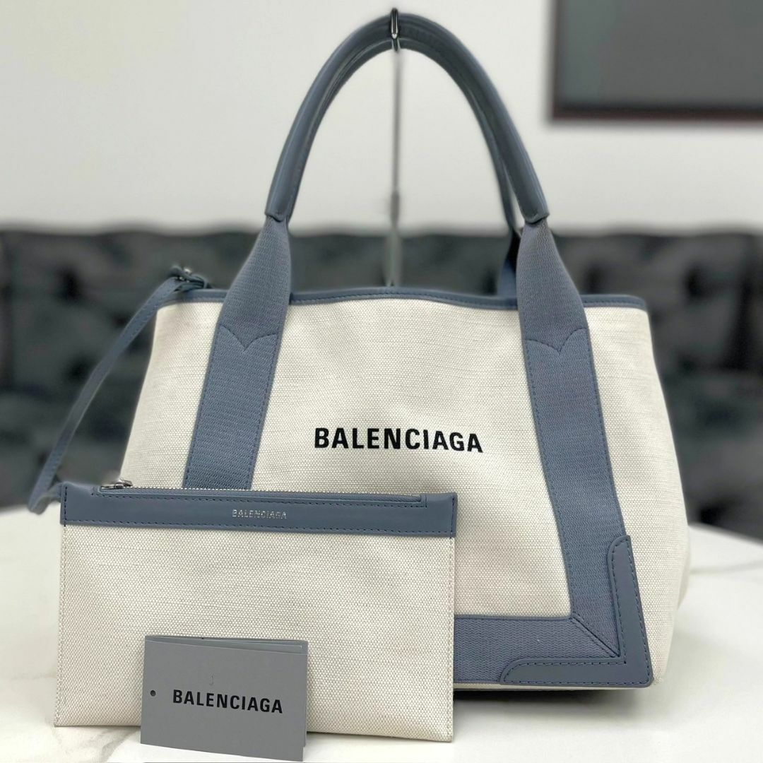 Balenciaga(バレンシアガ)の美品☆　バレンシアガ　ネイビーカバスS　グレー　ハンドバッグ　2019年 レディースのバッグ(ハンドバッグ)の商品写真