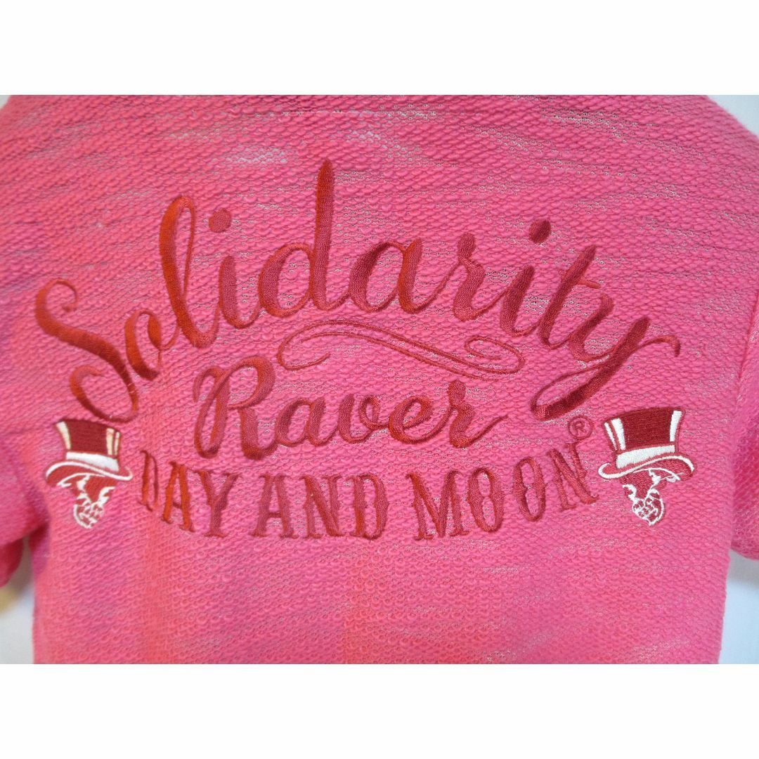 未使用　訳有品　Solidarity Raver　ピンク　Tシャツ　Mサイズ レディースのトップス(Tシャツ(半袖/袖なし))の商品写真