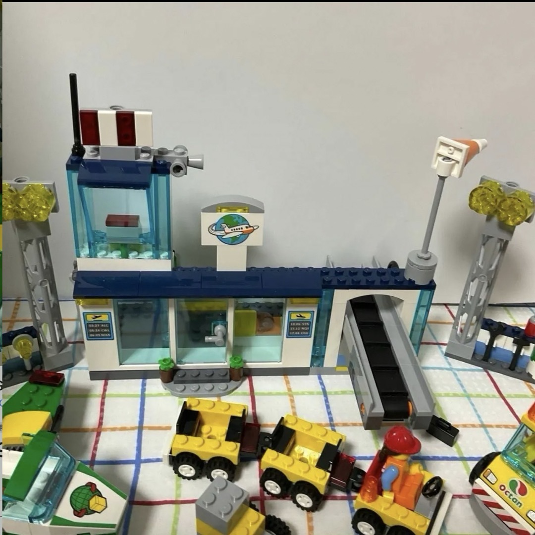 Lego(レゴ)のLEGO LEGO City 空港　レゴシティ　空港　ジーニアス　10764 キッズ/ベビー/マタニティのおもちゃ(積み木/ブロック)の商品写真