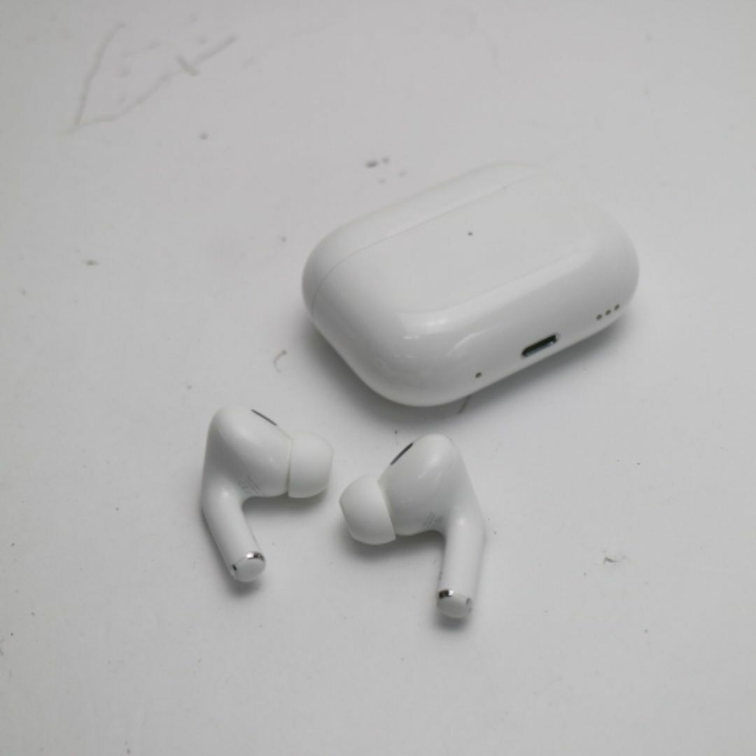 Apple(アップル)のAirPods Pro 第2世代 ホワイト M444 スマホ/家電/カメラのオーディオ機器(ヘッドフォン/イヤフォン)の商品写真