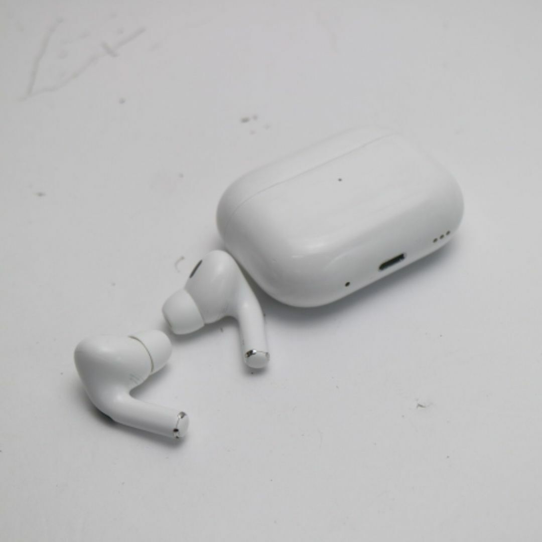 Apple(アップル)の良品中古 AirPods Pro 第2世代 ホワイト M444 スマホ/家電/カメラのオーディオ機器(ヘッドフォン/イヤフォン)の商品写真