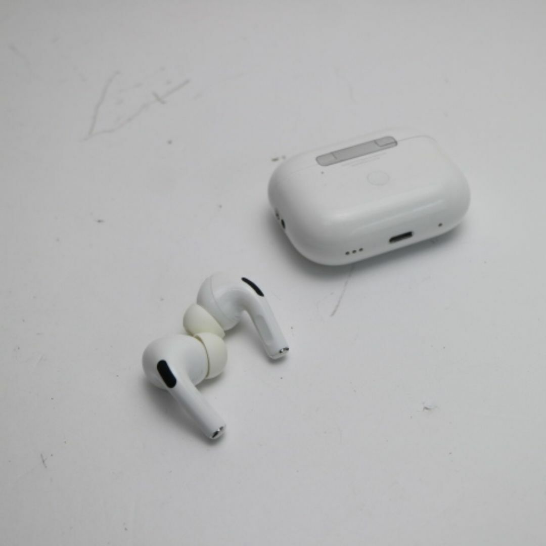 Apple(アップル)のAirPods Pro 第2世代 ホワイト M444 スマホ/家電/カメラのオーディオ機器(ヘッドフォン/イヤフォン)の商品写真
