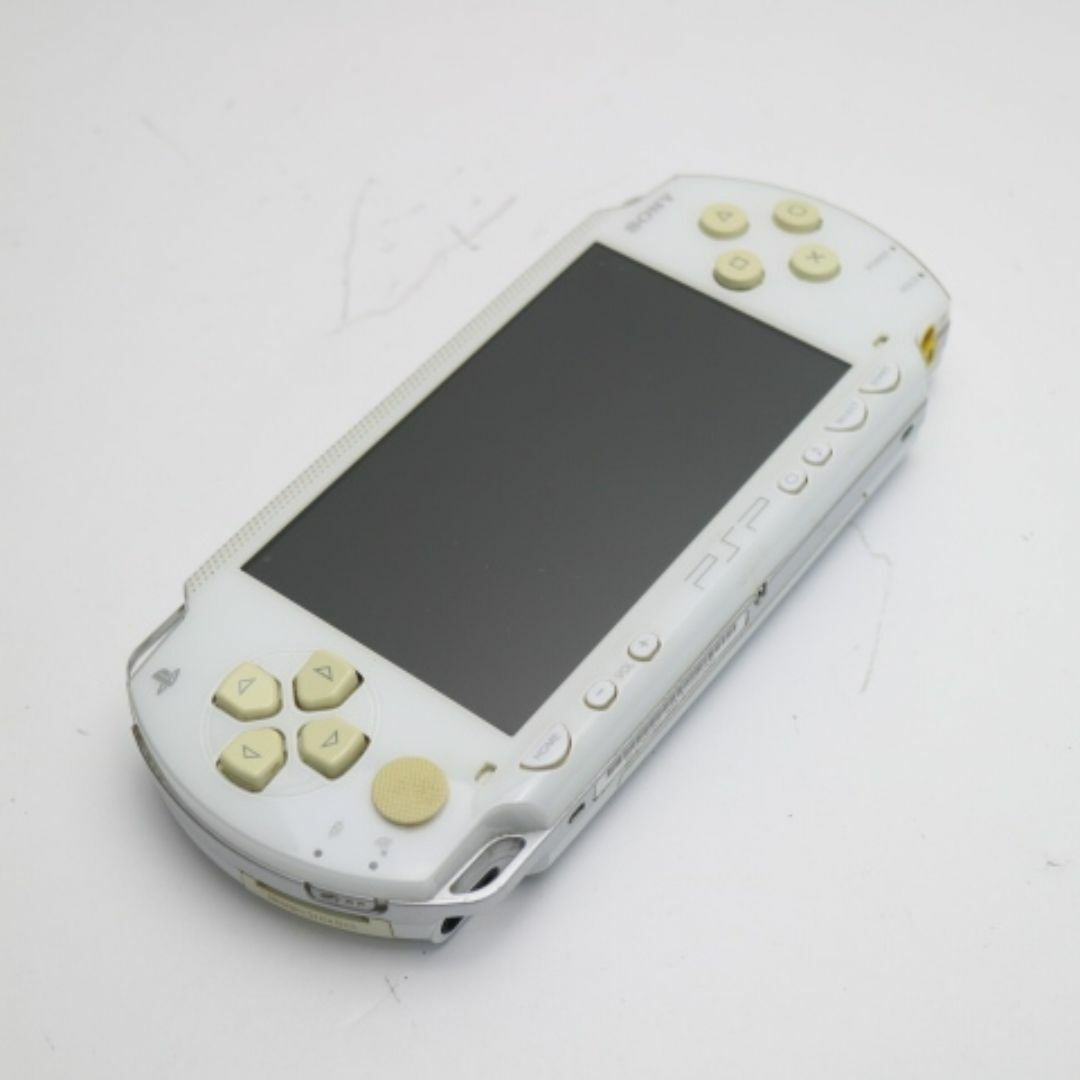 SONY(ソニー)の良品中古 PSP-1000 セラミック・ホワイト  M444 エンタメ/ホビーのゲームソフト/ゲーム機本体(携帯用ゲーム機本体)の商品写真