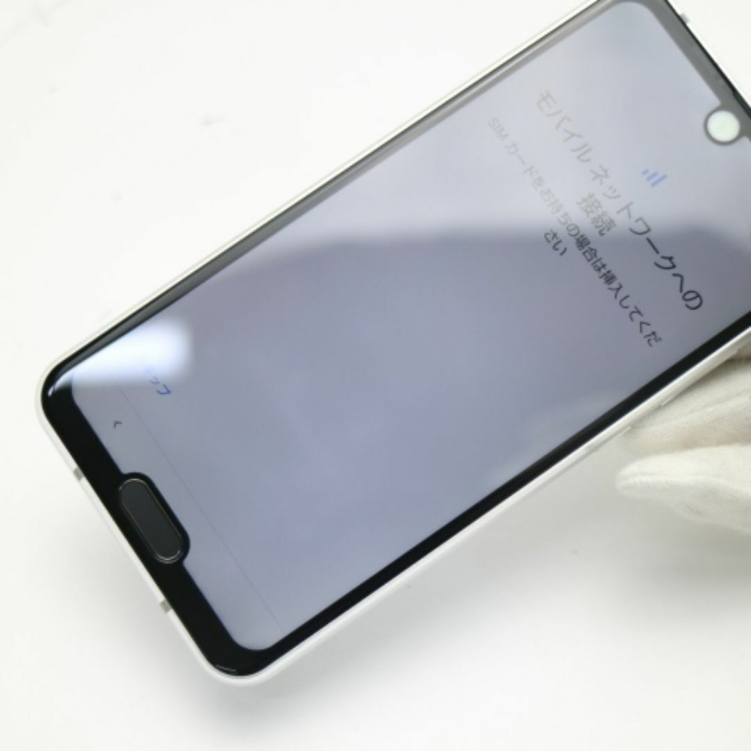 SHARP(シャープ)の超美品 SH-M09 AQUOS R2 compact ディープホワイト  M444 スマホ/家電/カメラのスマートフォン/携帯電話(スマートフォン本体)の商品写真