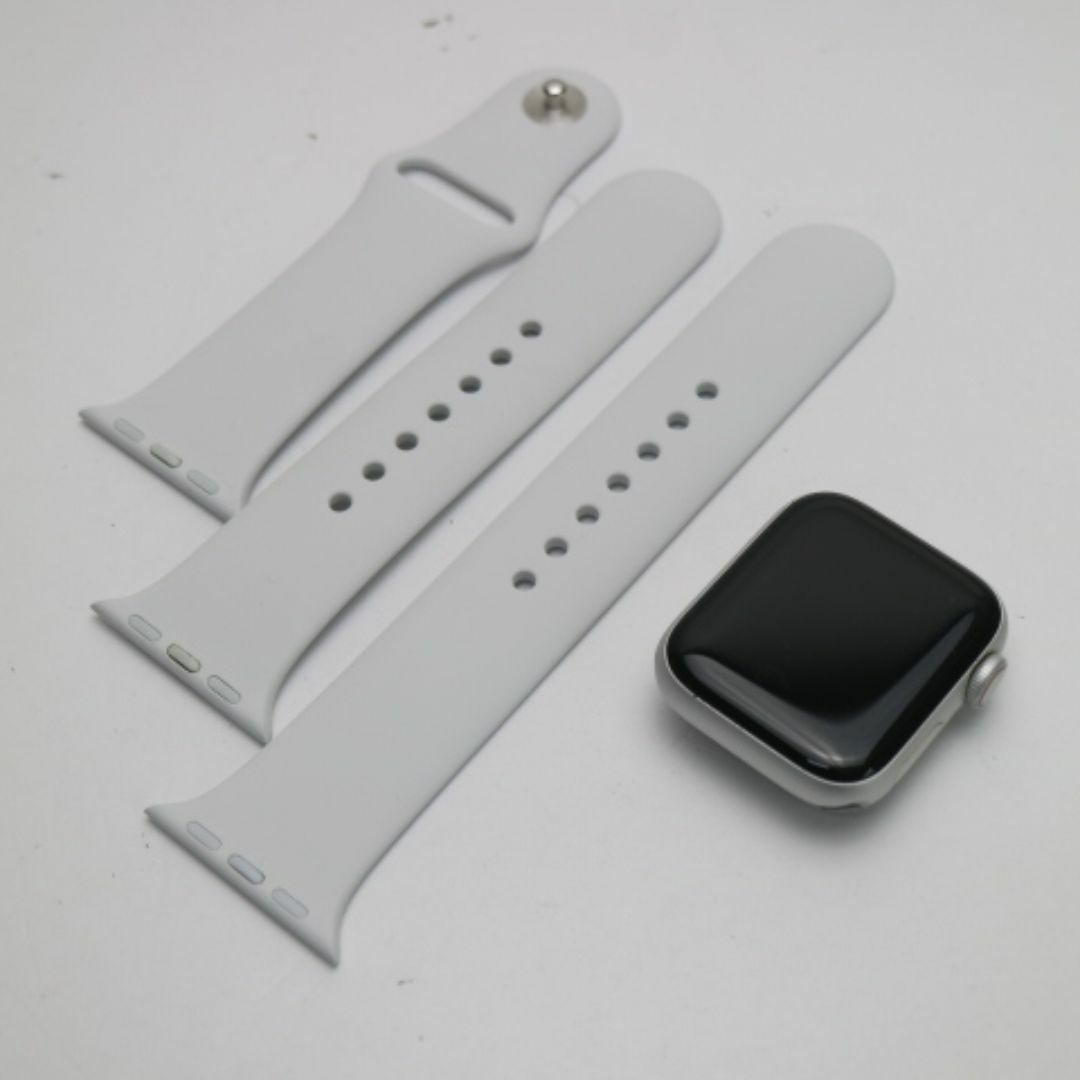 Apple(アップル)の超美品 Apple Watch SE（第2世代） 40mm GPS+Cellular シルバー M444 スマホ/家電/カメラのスマホ/家電/カメラ その他(その他)の商品写真