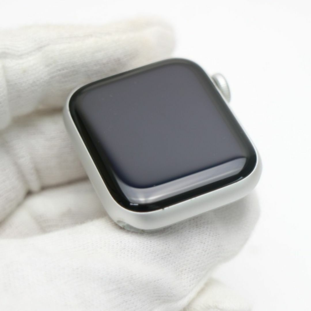 Apple(アップル)の超美品 Apple Watch SE（第2世代） 40mm GPS+Cellular シルバー M444 スマホ/家電/カメラのスマホ/家電/カメラ その他(その他)の商品写真