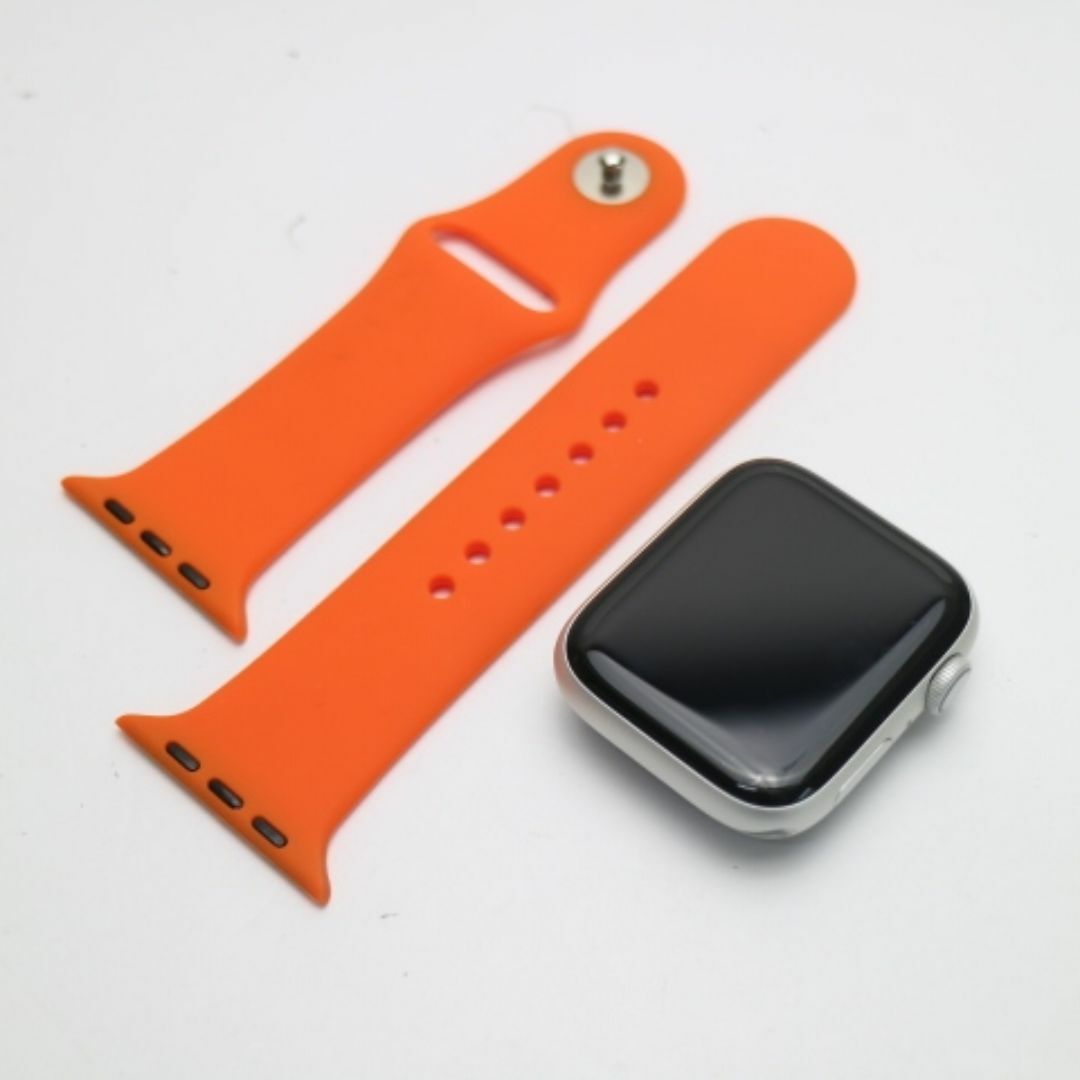 Apple(アップル)の超美品 Apple Watch series4 44mm GPS シルバー  M444 スマホ/家電/カメラのスマホ/家電/カメラ その他(その他)の商品写真