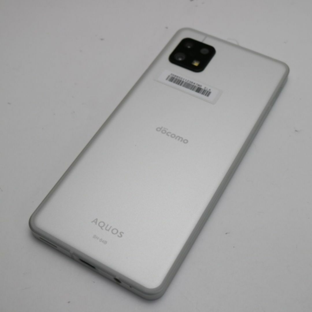 SHARP(シャープ)の超美品 SH-54B AQUOS sense6 シルバー SIMロック解除済み M444 スマホ/家電/カメラのスマートフォン/携帯電話(スマートフォン本体)の商品写真