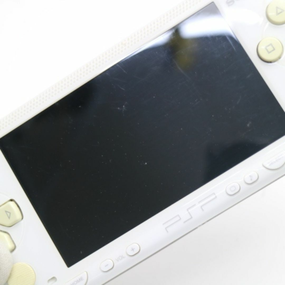 SONY(ソニー)の良品中古 PSP-1000 セラミック・ホワイト  M444 エンタメ/ホビーのゲームソフト/ゲーム機本体(携帯用ゲーム機本体)の商品写真