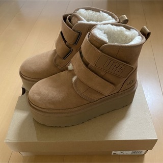 アグ(UGG)のUGG ニューメルプラットフォーム 厚底 ブーツ(ブーツ)