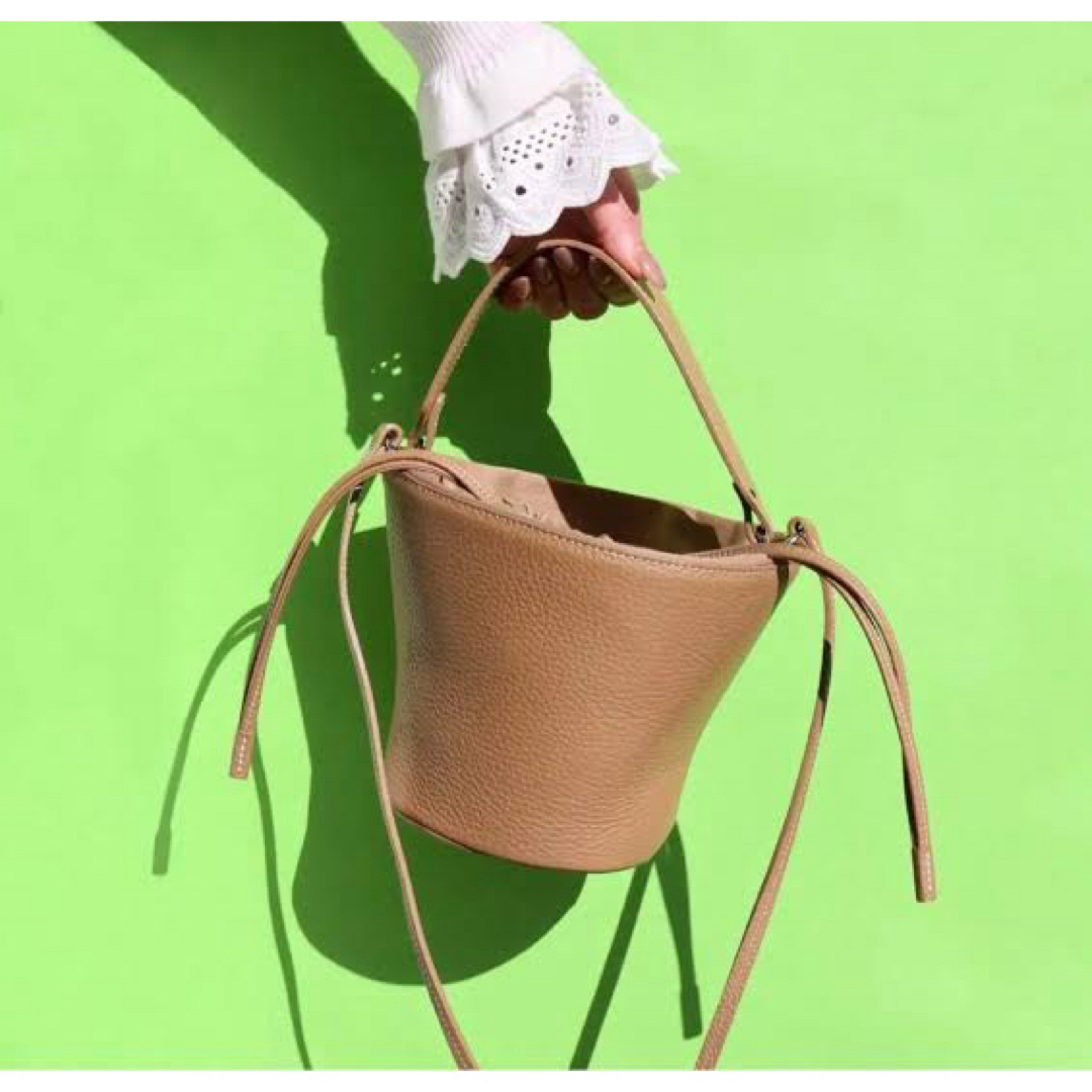AYAKO bag  ポタリ ベージュ 一度使用 レディースのバッグ(ショルダーバッグ)の商品写真