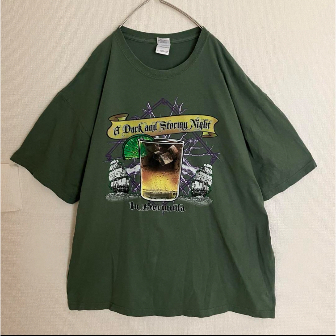 GILDAN(ギルタン)のバミューダトライアングルビッグロゴTシャツtシャツオーバーサイズ海賊半袖tee メンズのトップス(Tシャツ/カットソー(半袖/袖なし))の商品写真