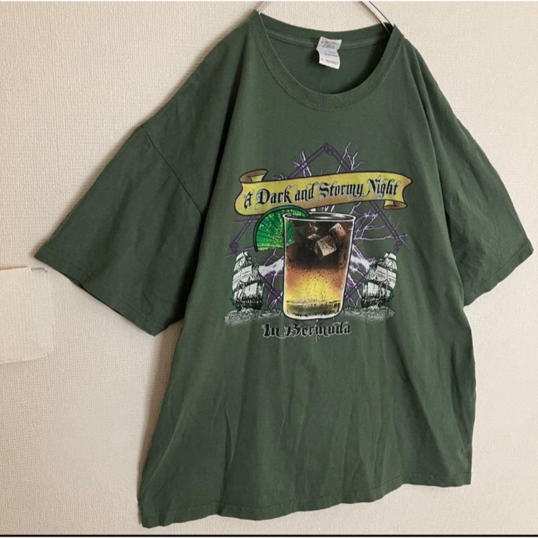 GILDAN(ギルタン)のバミューダトライアングルビッグロゴTシャツtシャツオーバーサイズ海賊半袖tee メンズのトップス(Tシャツ/カットソー(半袖/袖なし))の商品写真