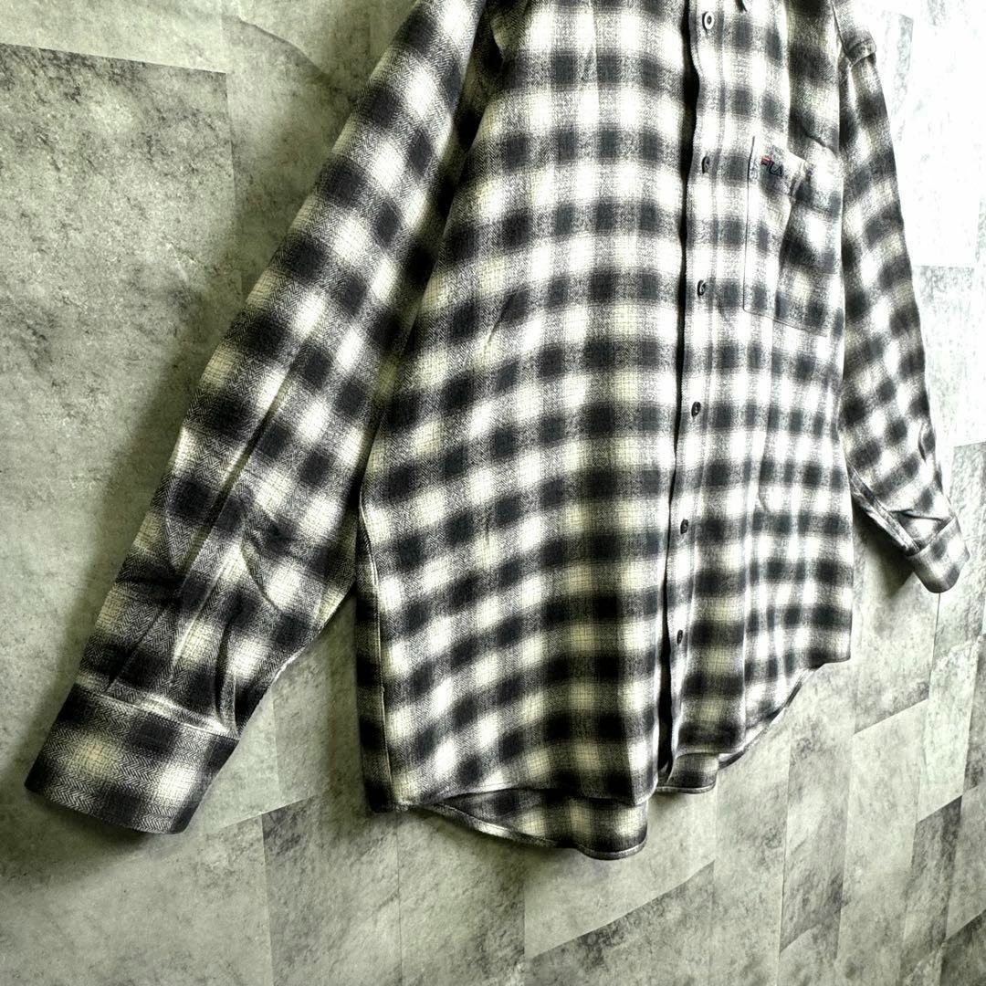 FILA(フィラ)の希少 美品 フィラ オンブレチェック ネルシャツ ブラック ホワイト M メンズのトップス(シャツ)の商品写真