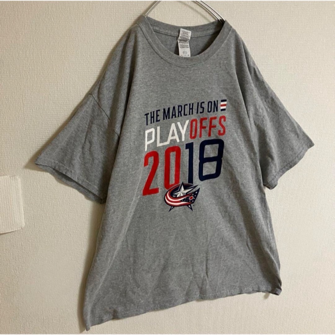 GILDAN(ギルタン)のNHLコロンバスブルージャケッツ プレーオフビッグロゴTシャツスタジアムtシャツ メンズのトップス(Tシャツ/カットソー(半袖/袖なし))の商品写真