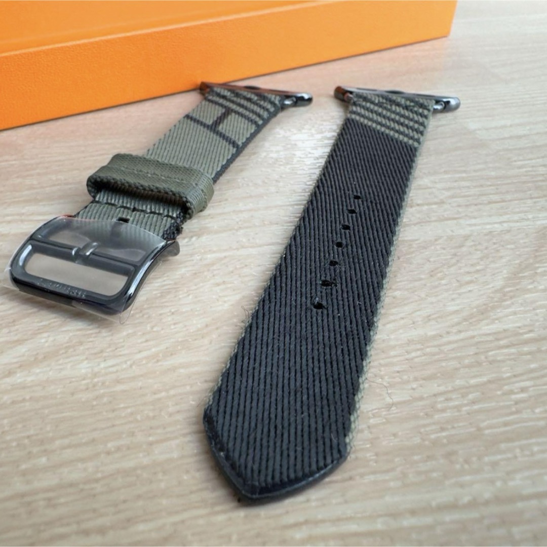 Apple(アップル)の1592 Apple Watch  HERMES ジャンピング　ブラック レディースのファッション小物(腕時計)の商品写真