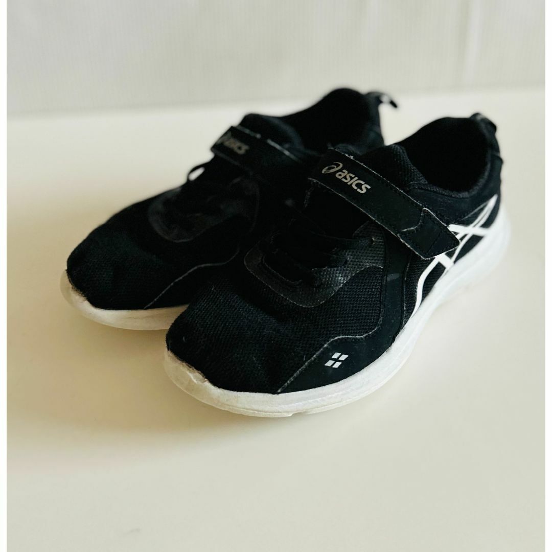 asics(アシックス)のアシックスレーザービーム（22.5ｃｍ）靴底白 キッズ/ベビー/マタニティのキッズ靴/シューズ(15cm~)(スニーカー)の商品写真