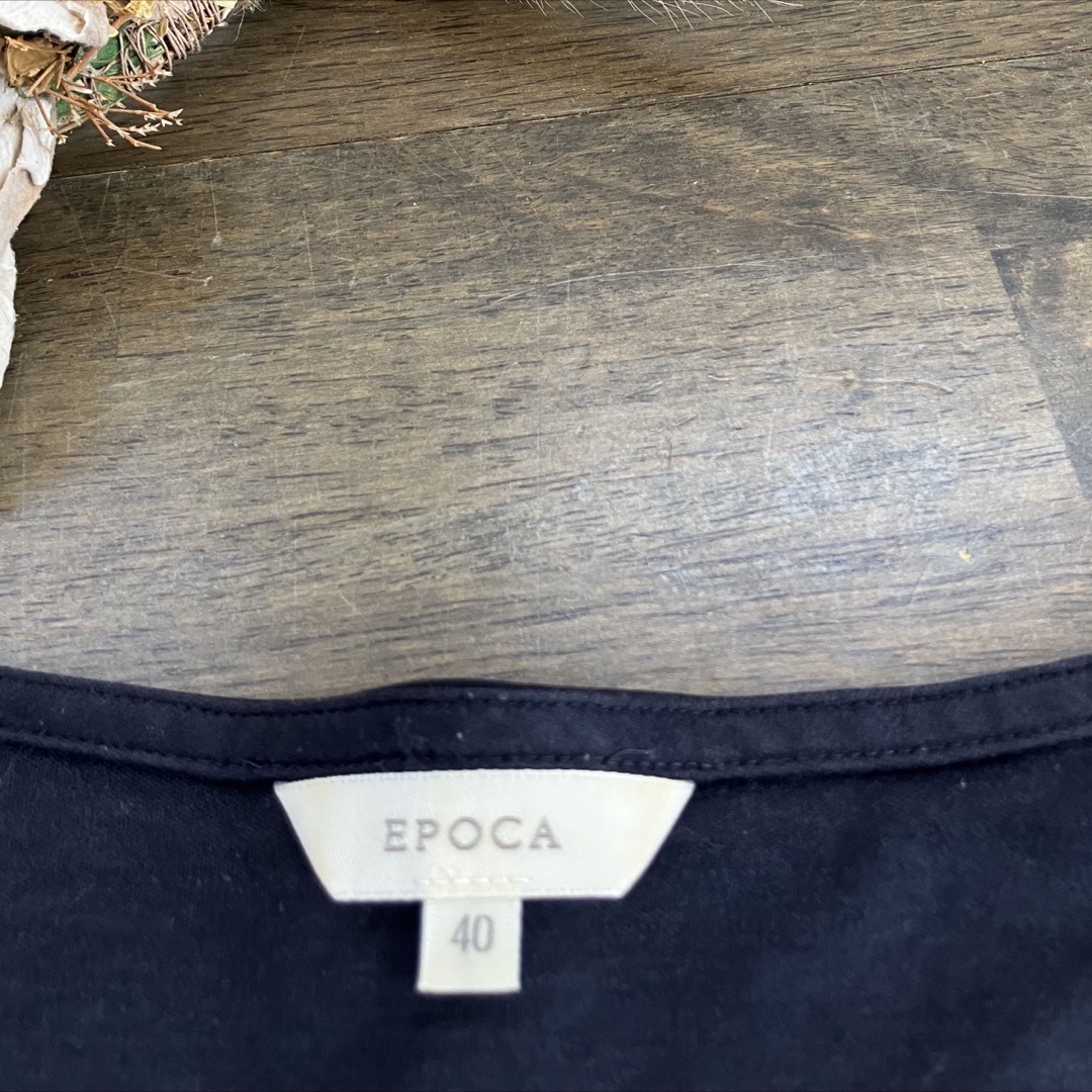 EPOCA(エポカ)のEPOCA エポカ　ブラウス　トップス　フリル　濃紺 レディースのトップス(シャツ/ブラウス(長袖/七分))の商品写真
