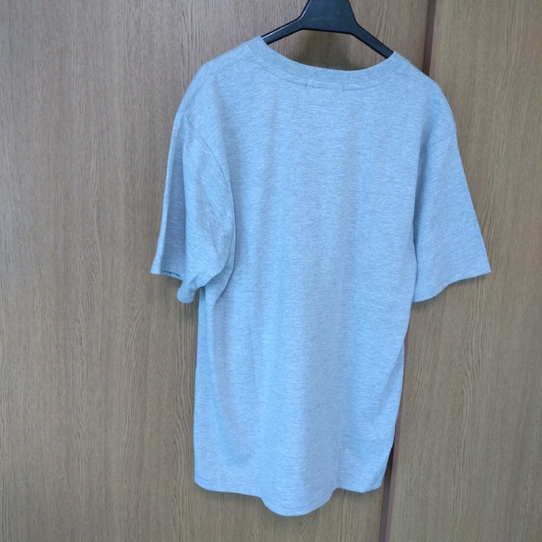 新品 未使用 英字プリント トップス 半袖 Tシャツ メンズ Мサイズ グレー メンズのトップス(Tシャツ/カットソー(半袖/袖なし))の商品写真