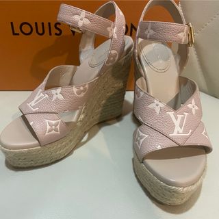 LOUIS VUITTON - ルイヴィトン  ロゴ　厚底サンダル　35.5 ほぼ未使用　S