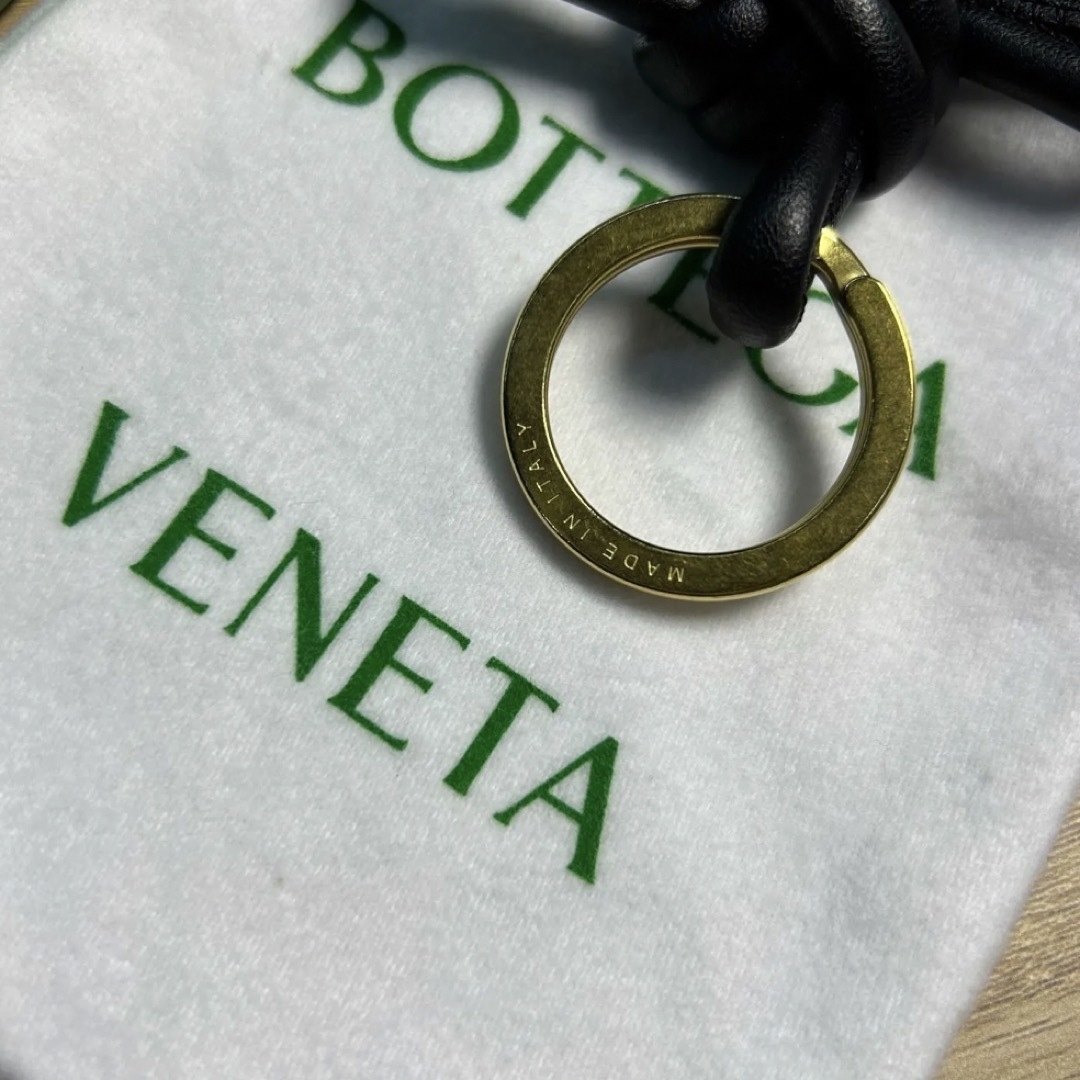 Bottega Veneta(ボッテガヴェネタ)のボッテガヴェネタ キーリング ブラック 新品未使用 メンズのファッション小物(キーホルダー)の商品写真