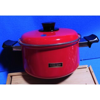【新品未使用】レトロ  ホーロー両手鍋  レッド赤  20cm(鍋/フライパン)