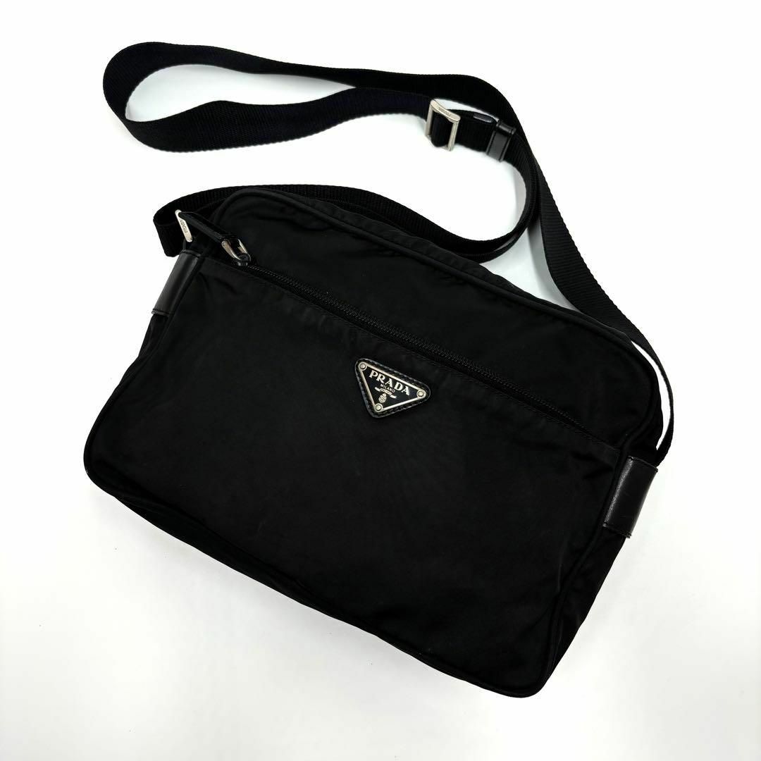 PRADA - 美品✨プラダ ショルダーバッグ カメラバッグ 三角プレート PRADA - 美品✨プラダ ショルダーバッグ カメラバッグ 三角プレート