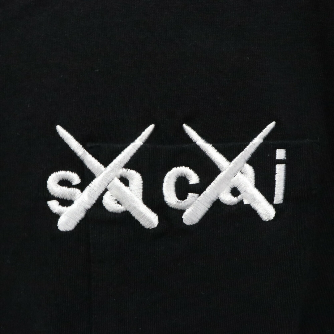 sacai(サカイ)のSacai サカイ 21SS×KAWS Logo Embroidery Tee カウズ ロゴ刺繍 半袖Tシャツ ブラック 21-0285S メンズのトップス(Tシャツ/カットソー(半袖/袖なし))の商品写真