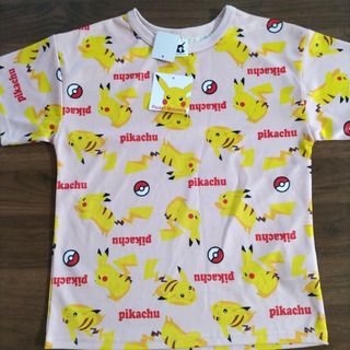 ポケモン - 新品ポケモン半袖Tシャツ130 ピカチュウ　総柄　女の子