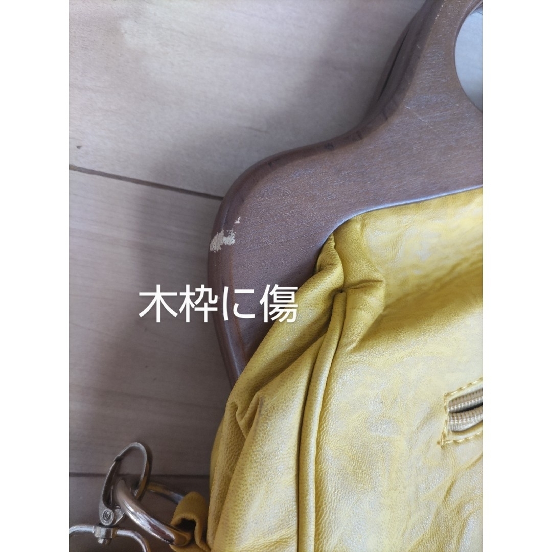 黄色　お花　バッグ　木の持ち手 レディースのバッグ(ハンドバッグ)の商品写真