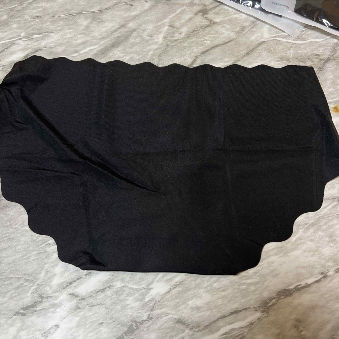 シームレスパンツ　ショーツ　下着　アンダーウェア　パンツ　黒　3枚セット レディースの下着/アンダーウェア(ショーツ)の商品写真