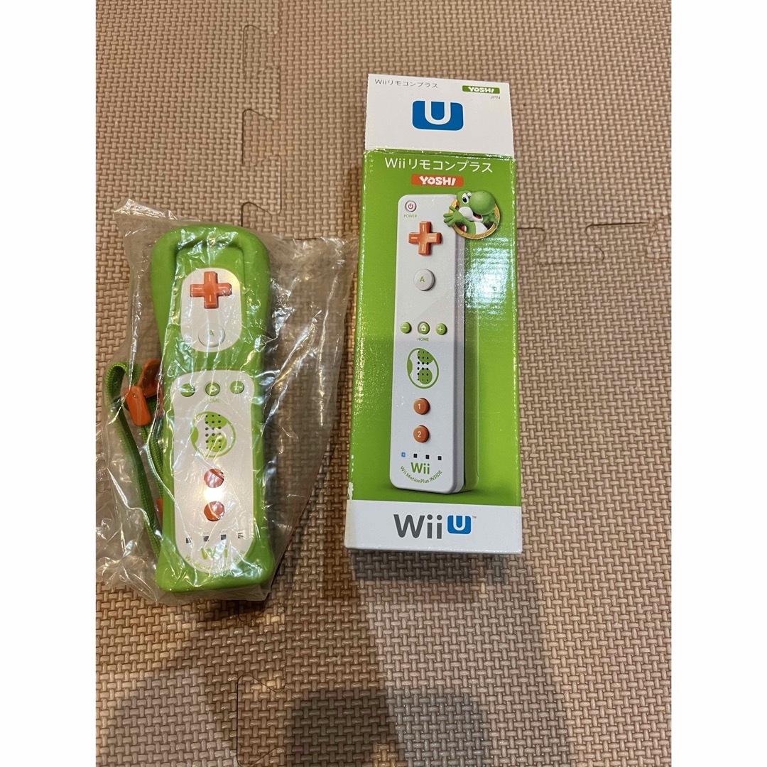 任天堂(ニンテンドウ)のwii 本体　任天堂　ソフト5つ　ヨッシーコントローラー付き エンタメ/ホビーのゲームソフト/ゲーム機本体(家庭用ゲーム機本体)の商品写真