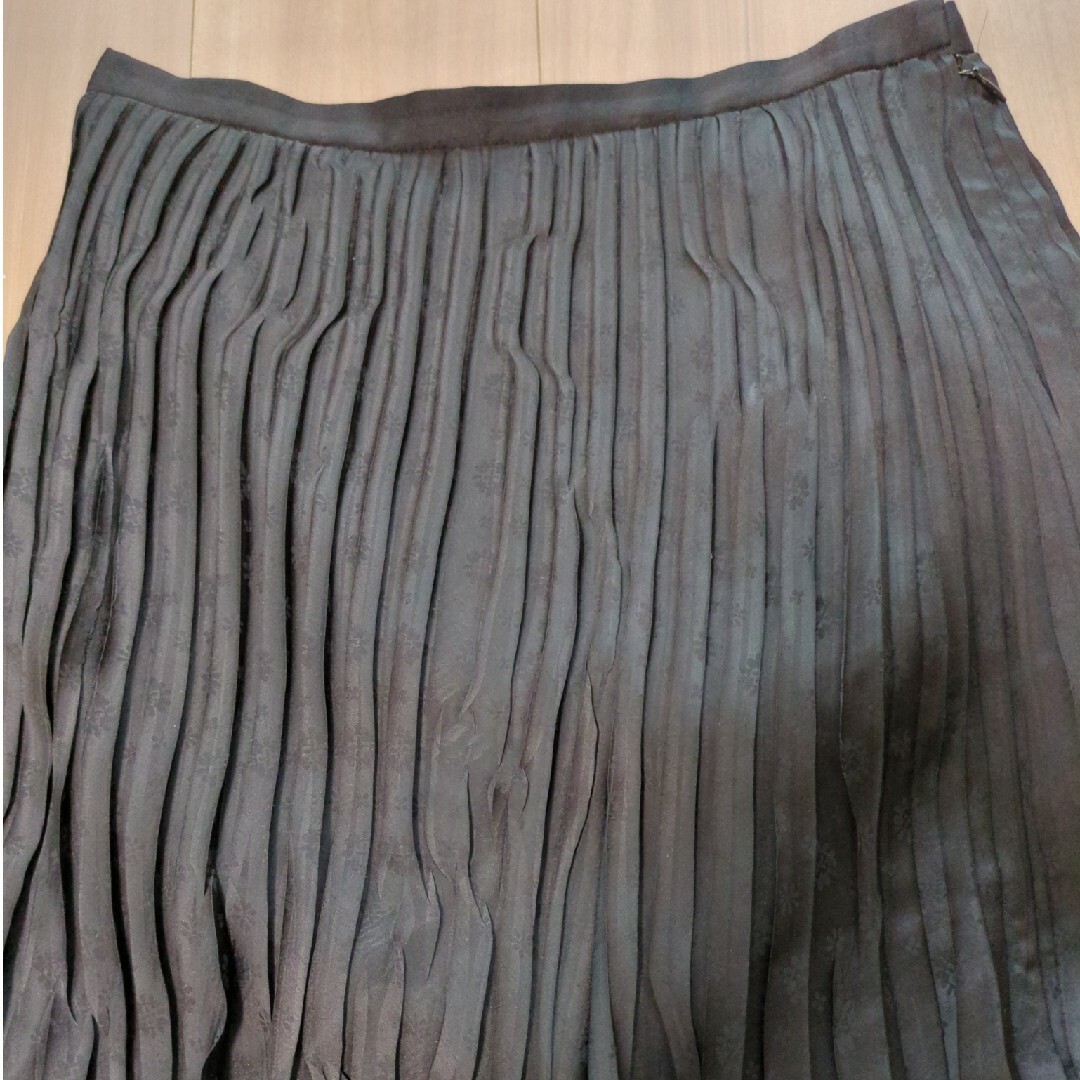 EL MIDAS 黒のプリーツ加工のスカート11 レディースのスカート(ひざ丈スカート)の商品写真