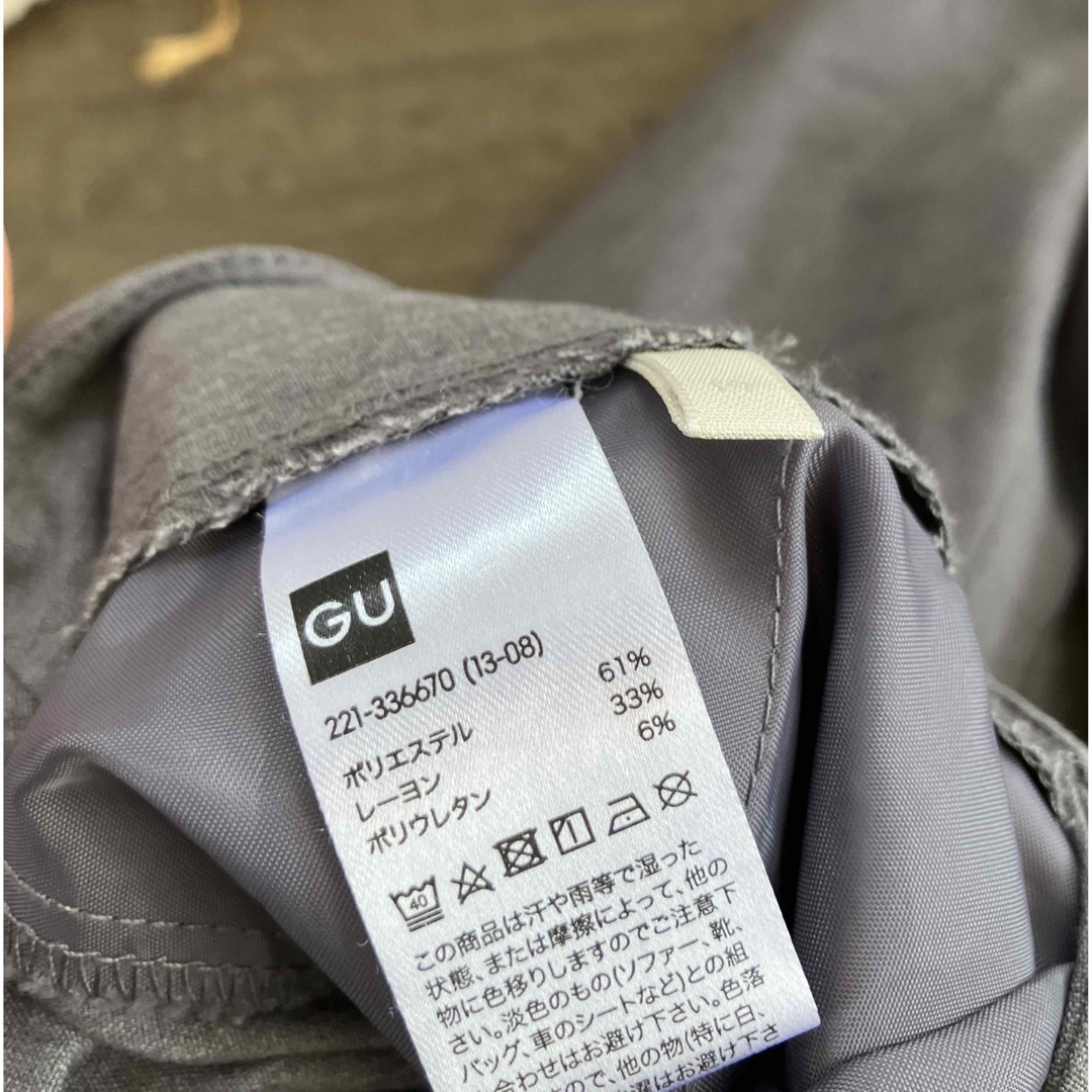 GU(ジーユー)のGU セットアップ　パンツ　スーツ　グレー　Sサイズ レディースのフォーマル/ドレス(礼服/喪服)の商品写真