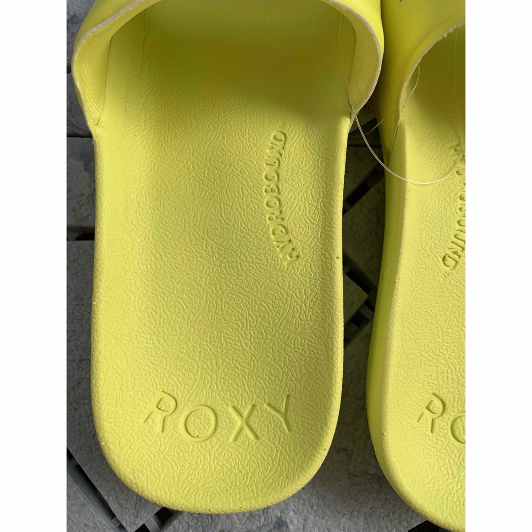 Roxy(ロキシー)の新品 ロキシー シャワーサンダル 25㎝ コラボ 限定 スライド サンダル  レディースの靴/シューズ(サンダル)の商品写真