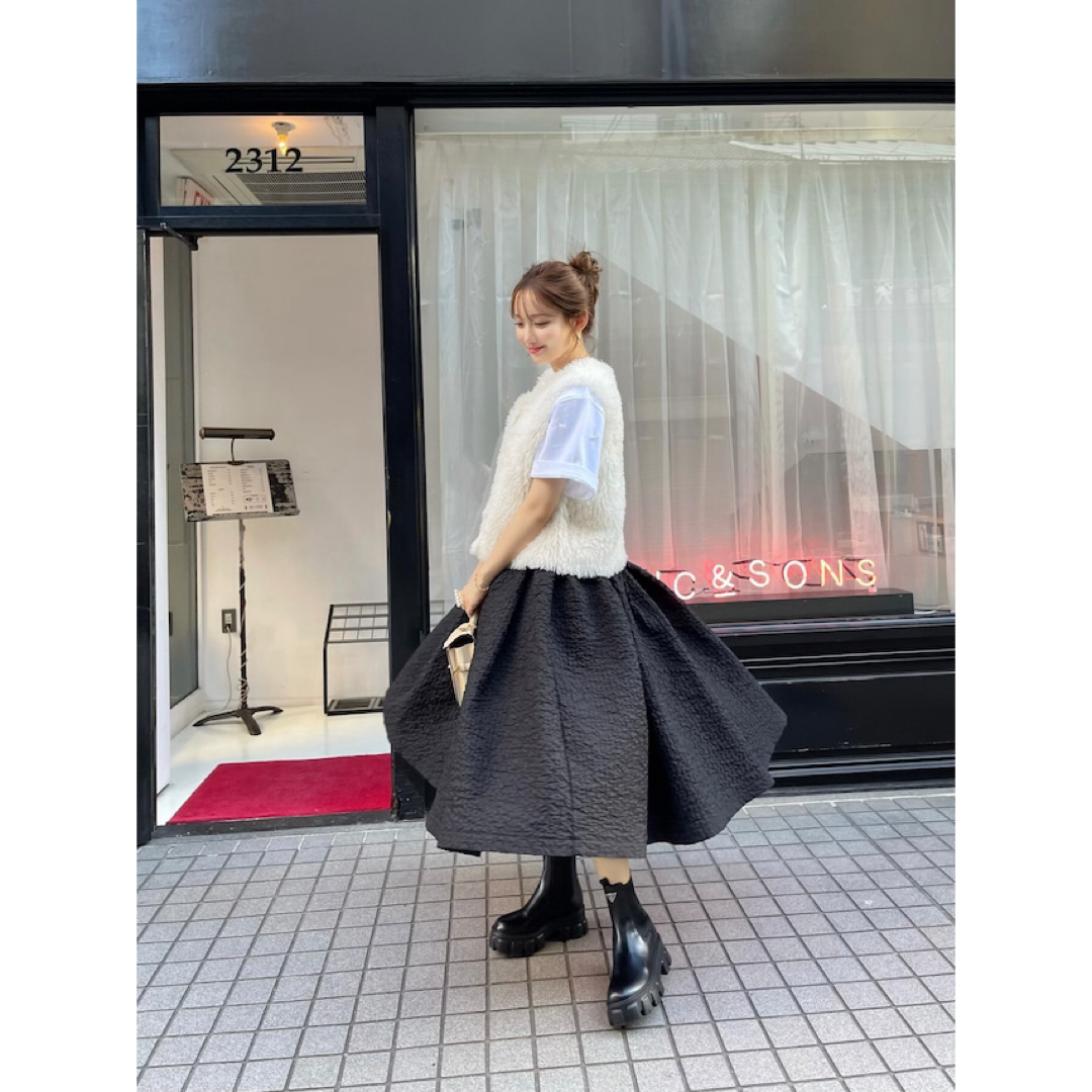 【新品タグ付き】HYEON swan skirt ブラック S レディースのスカート(ロングスカート)の商品写真