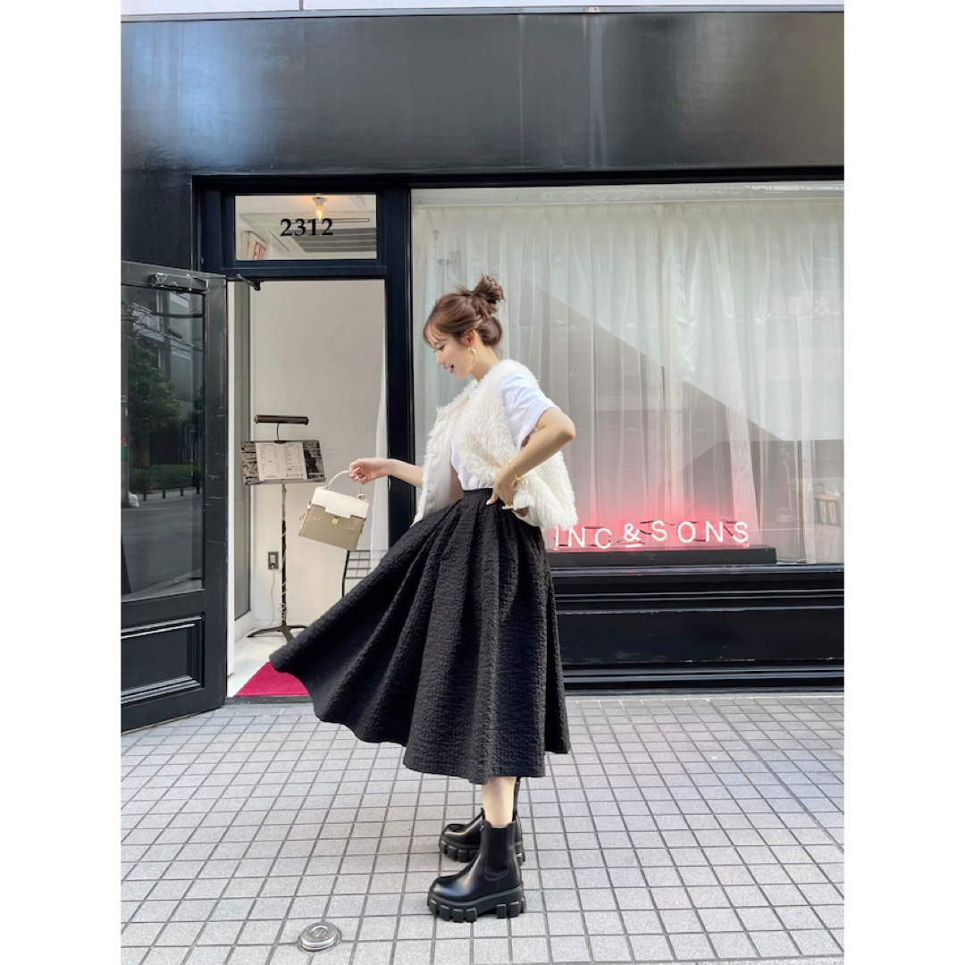 【新品タグ付き】HYEON swan skirt ブラック S レディースのスカート(ロングスカート)の商品写真