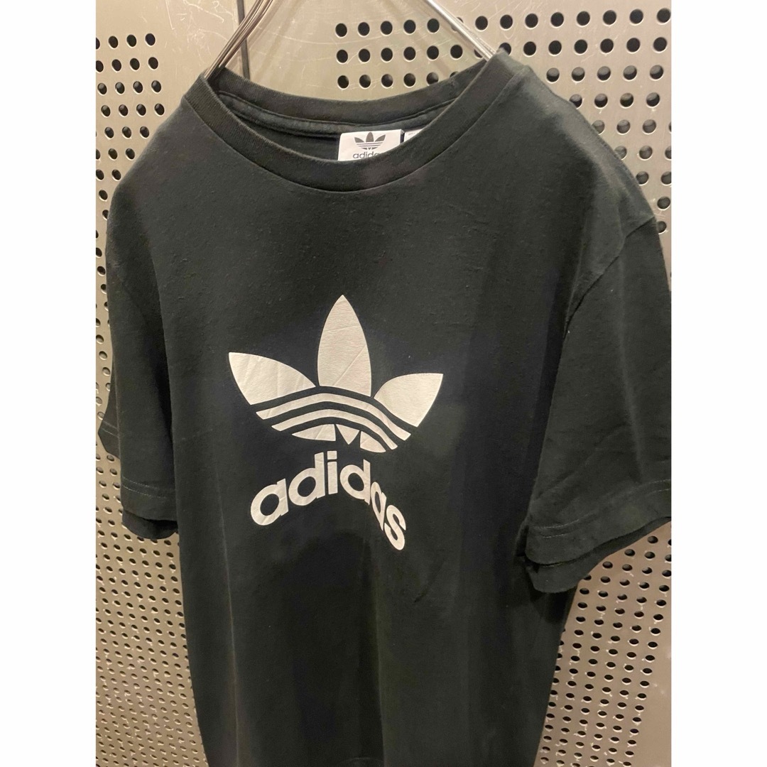 adidas(アディダス)の古着　ヴィンテージ　Tシャツ　プリントTシャツ　adidas アディダス　 レディースのトップス(Tシャツ(半袖/袖なし))の商品写真