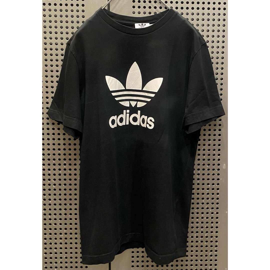 adidas(アディダス)の古着　ヴィンテージ　Tシャツ　プリントTシャツ　adidas アディダス　 レディースのトップス(Tシャツ(半袖/袖なし))の商品写真