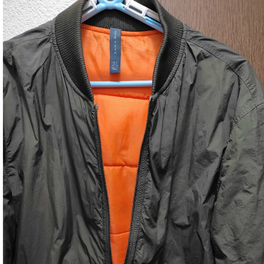 ZARA　MA-1風ジャンパー　グリーン メンズのジャケット/アウター(ミリタリージャケット)の商品写真