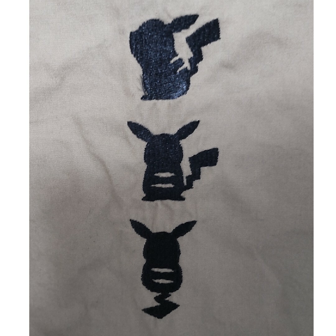 GU(ジーユー)の廃盤　GU ポケモン　ピカチュウ　オープンカラーシャツ メンズのトップス(Tシャツ/カットソー(半袖/袖なし))の商品写真