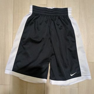 ナイキ(NIKE)のUSED NIKEナイキリバーシブルトレーニングパンツ140(パンツ/スパッツ)