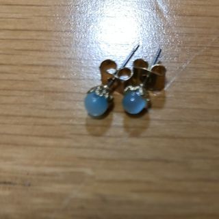 ブルーのピアス(ピアス)