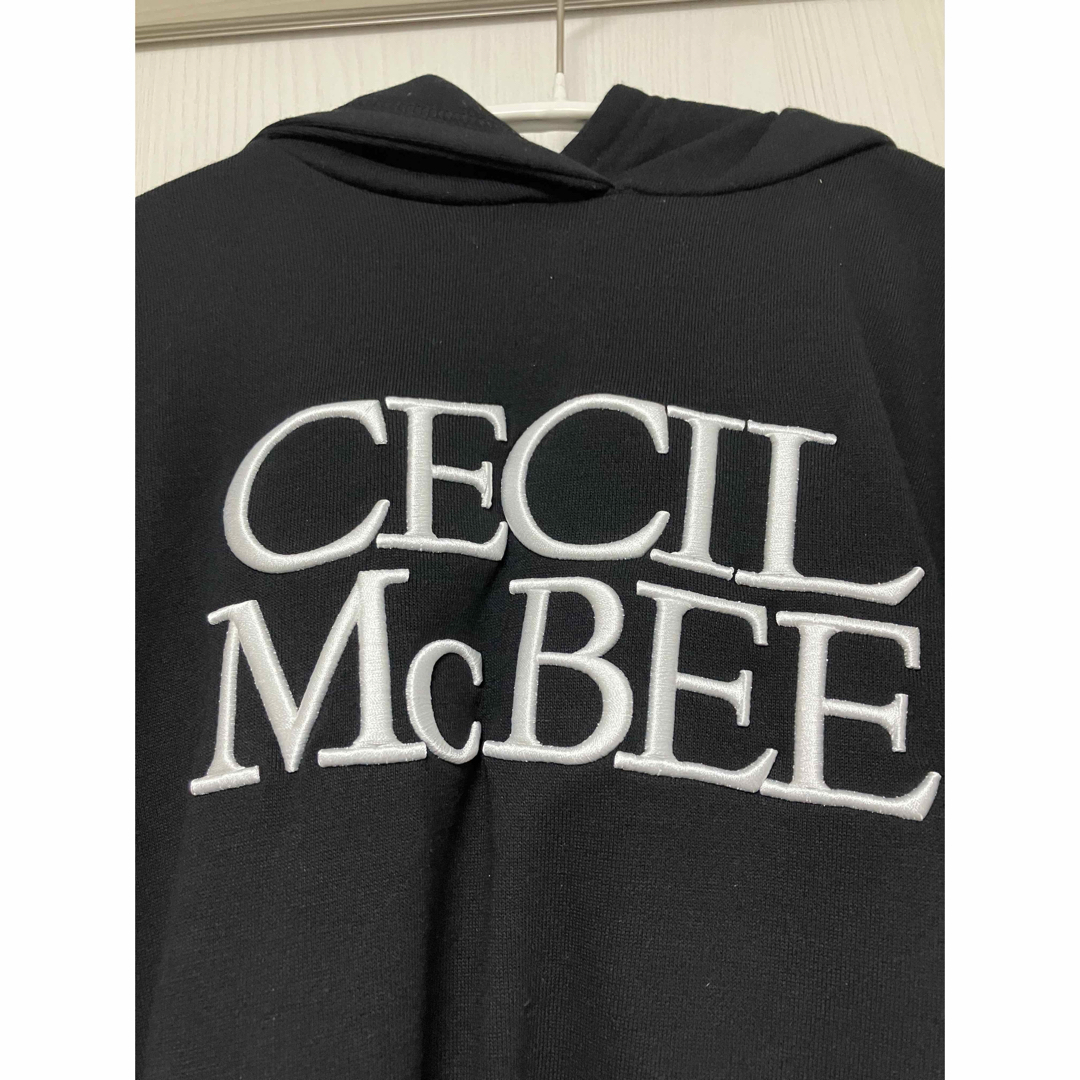 CECIL McBEE(セシルマクビー)のCECIL McBEEセシルマクビー　パーカーワンピース　黒　ブラック　Mサイズ レディースのワンピース(ロングワンピース/マキシワンピース)の商品写真