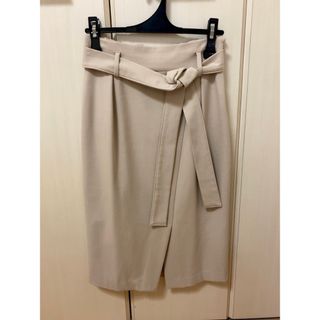 春も着られる♡【美品】OFUONで購入＊ベージュベルト付きスカート(ひざ丈スカート)